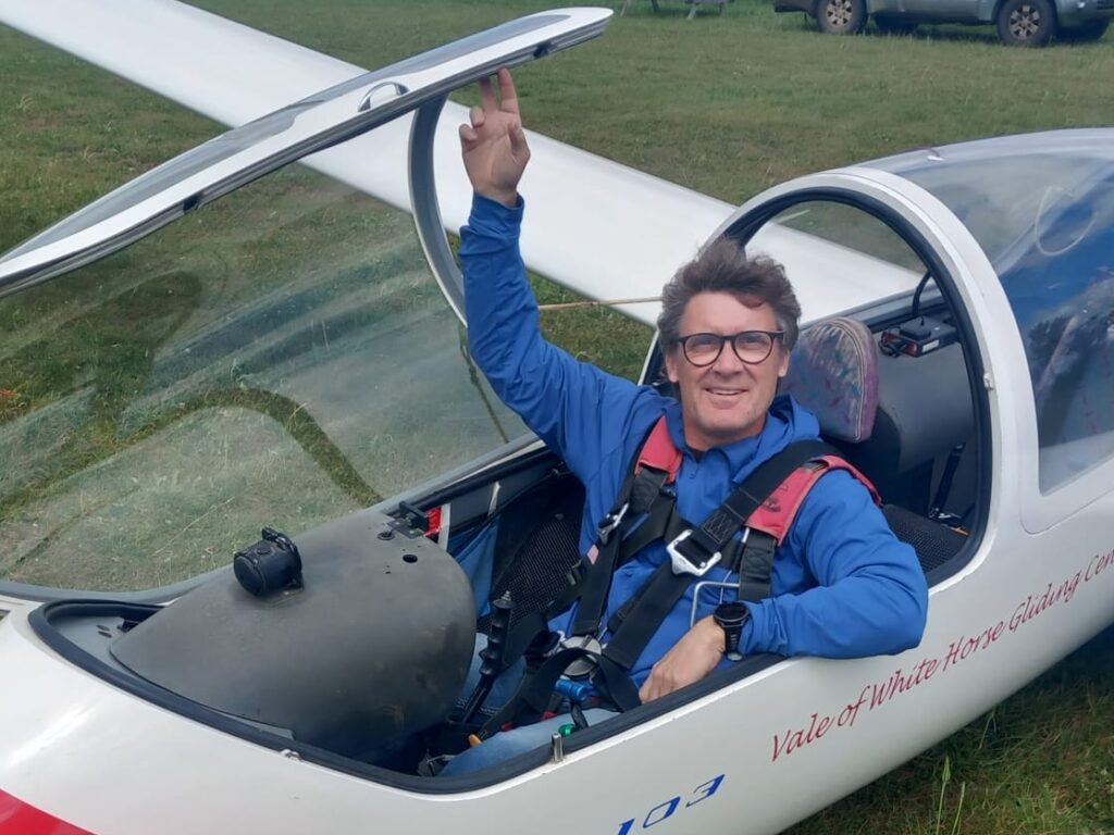 tomas martensson new flying member and gliding re solo at VoWHGC e1748265971328